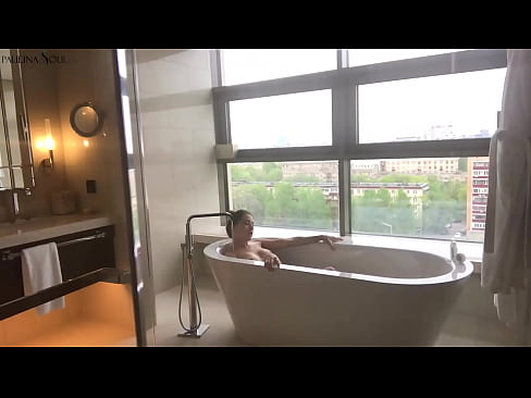 ❤️ Enorm babe som passionerat runkar av sin fitta i badrummet Porno at sv.pornsexer.ru ☑